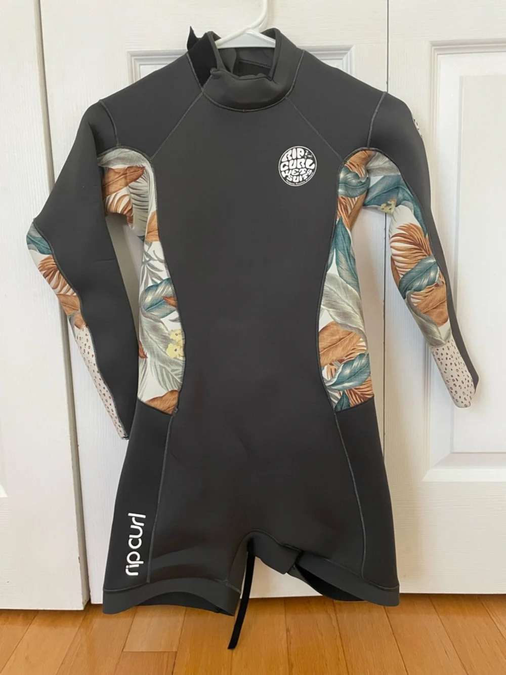 Rip Curl Black Shorty Wetsuit with Subtle Print Trim
